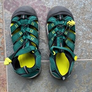 Keen Kids' green  Sandals water shoes